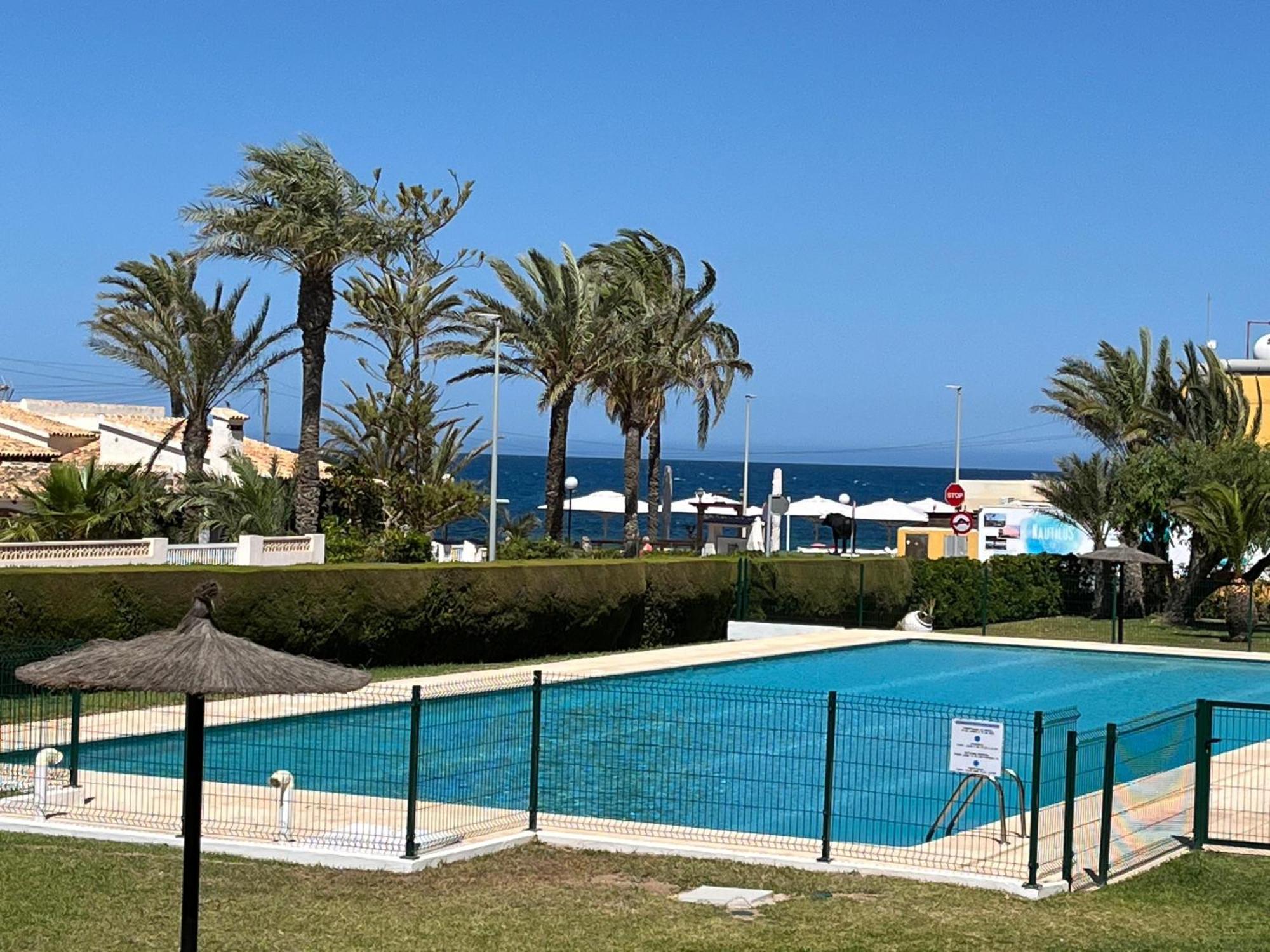 Sea View Apartment Beach Front Punta Prima Torrevieja Luaran gambar