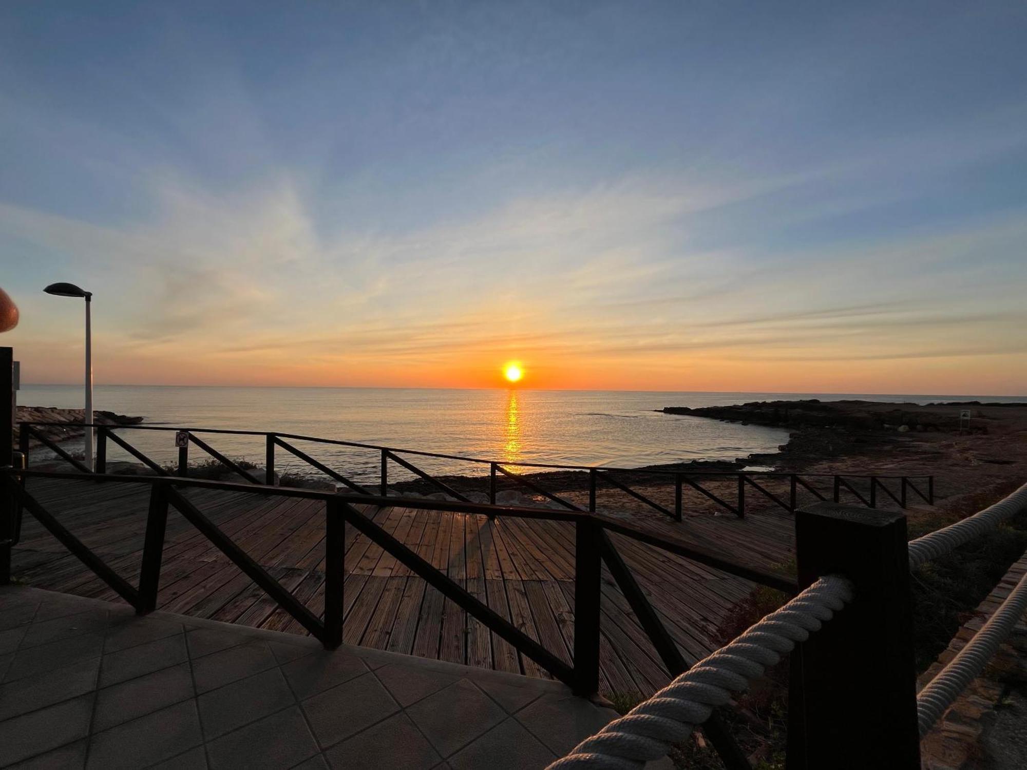 Sea View Apartment Beach Front Punta Prima Torrevieja Luaran gambar