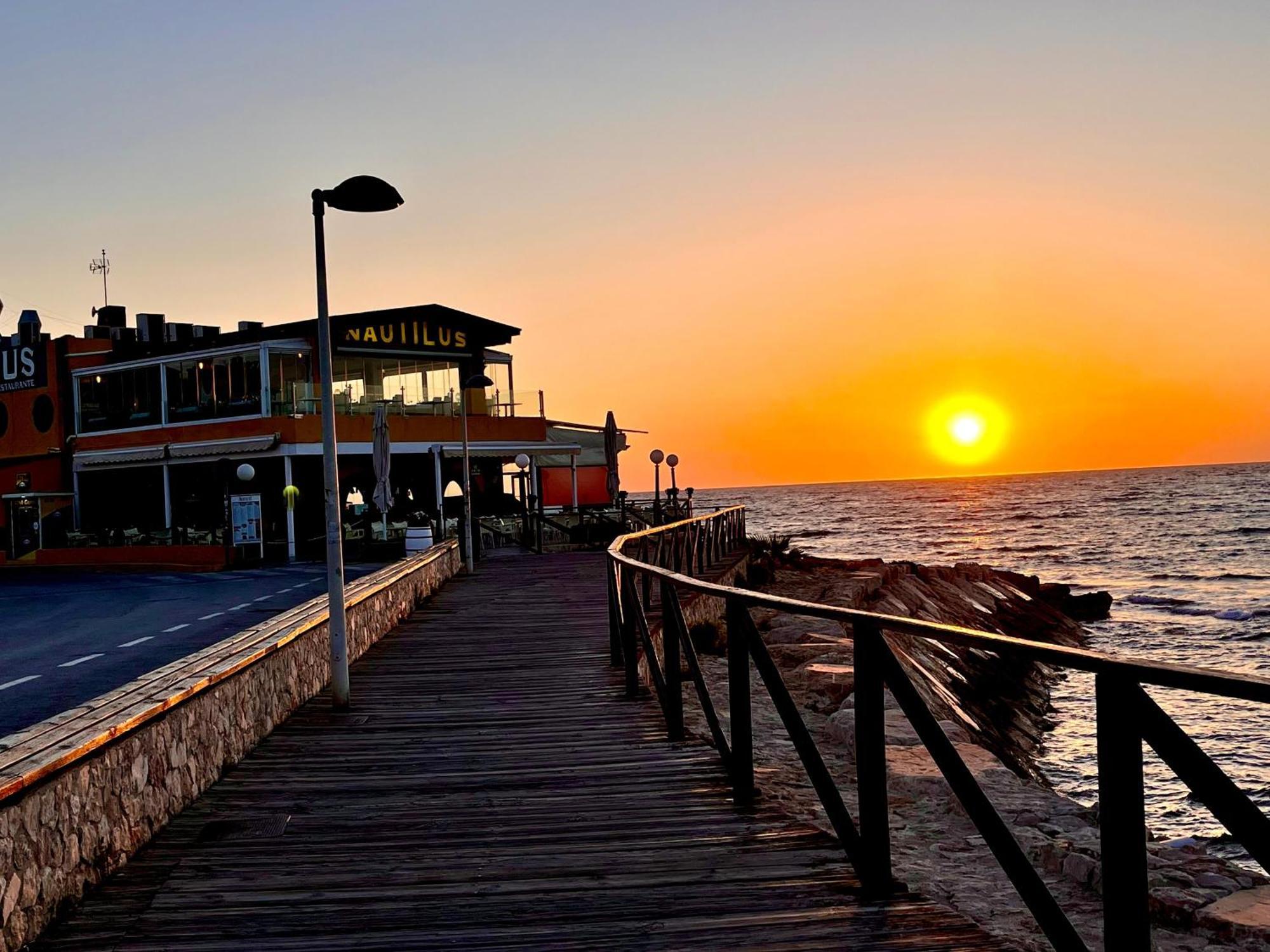 Sea View Apartment Beach Front Punta Prima Torrevieja Luaran gambar